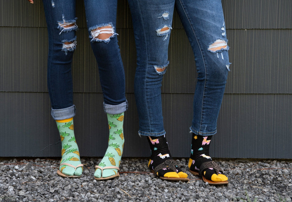 1 Pair - V-Toe Flip-Flop Tabi Socks - Pineapple Style - Drakoi Marketplace