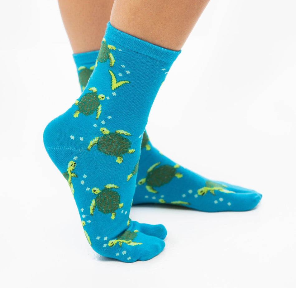 1 Pair - V-Toe Flip Flop Tabi Socks - Turquoise with Green Turtle - Drakoi Marketplace