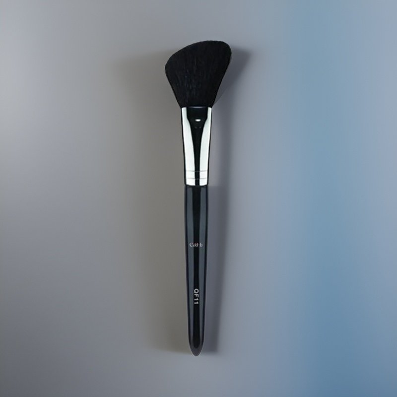 Angled Blush Brush - Drakoi Marketplace