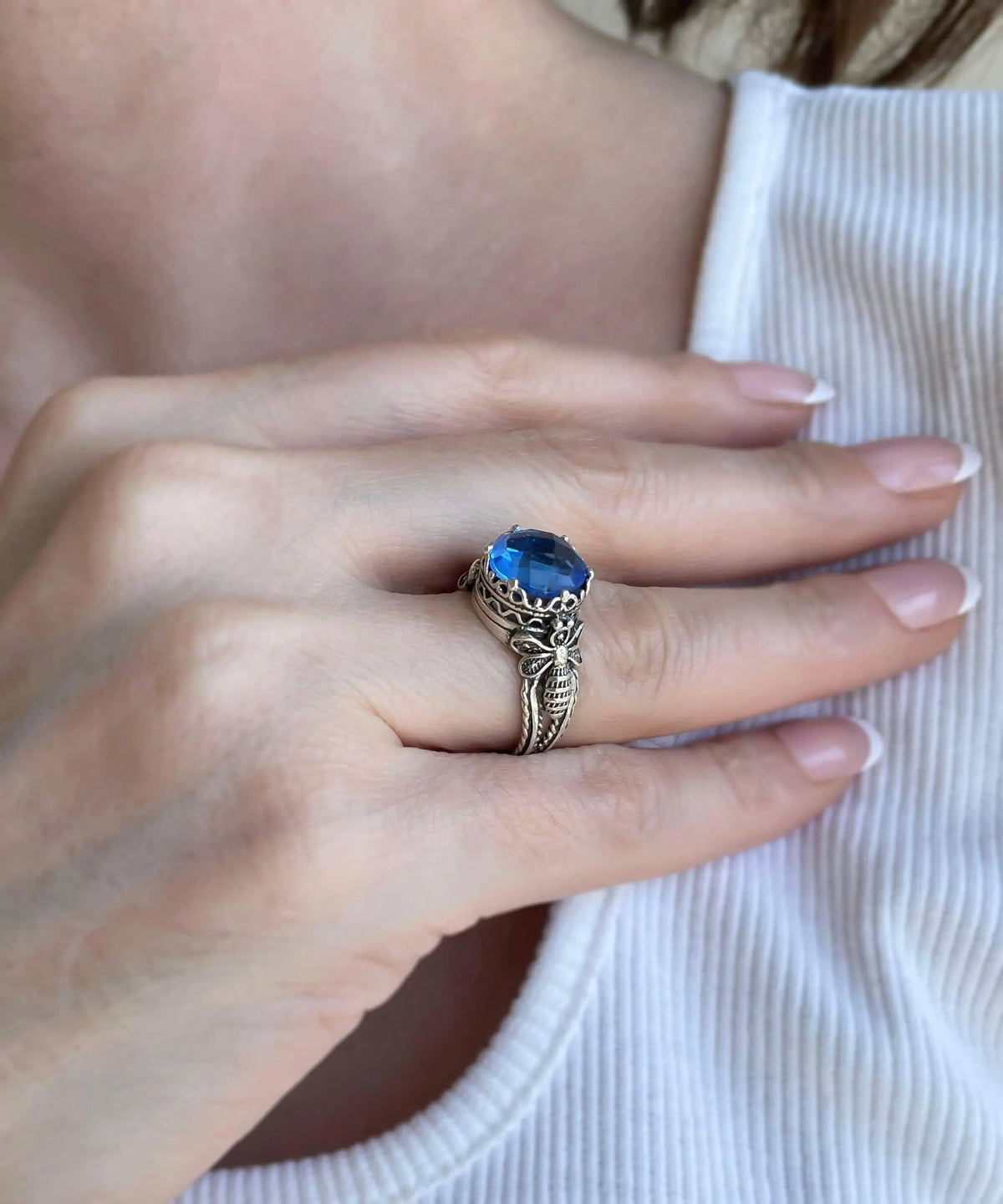 Bee Detailed Blue Quartz Gemstone Filigree Art Women Silver Cocktail Ring - Drakoi Marketplace