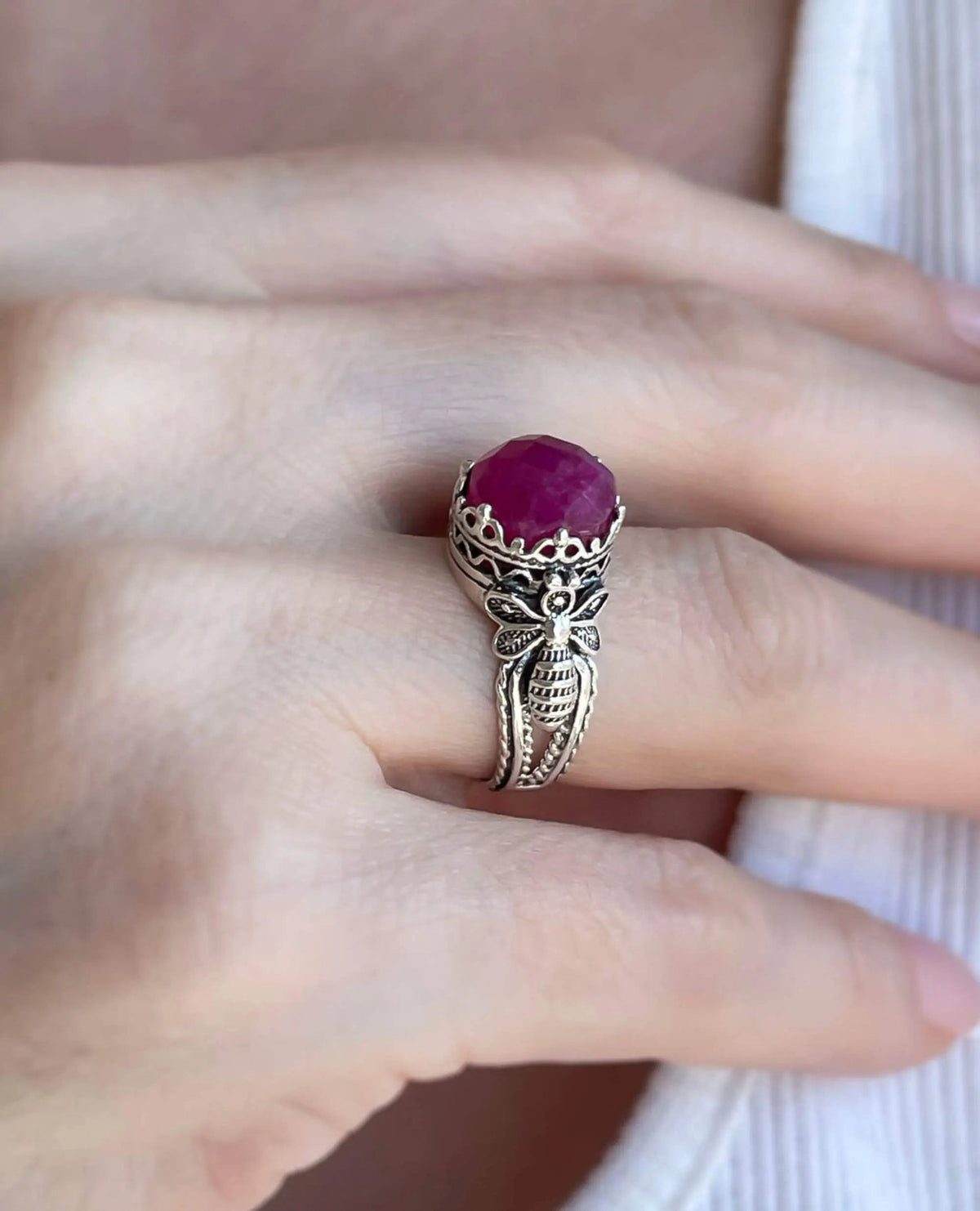 Bee Detailed Ruby Corundum Gemstone Filigree Art Women Silver Cocktail Ring - Drakoi Marketplace