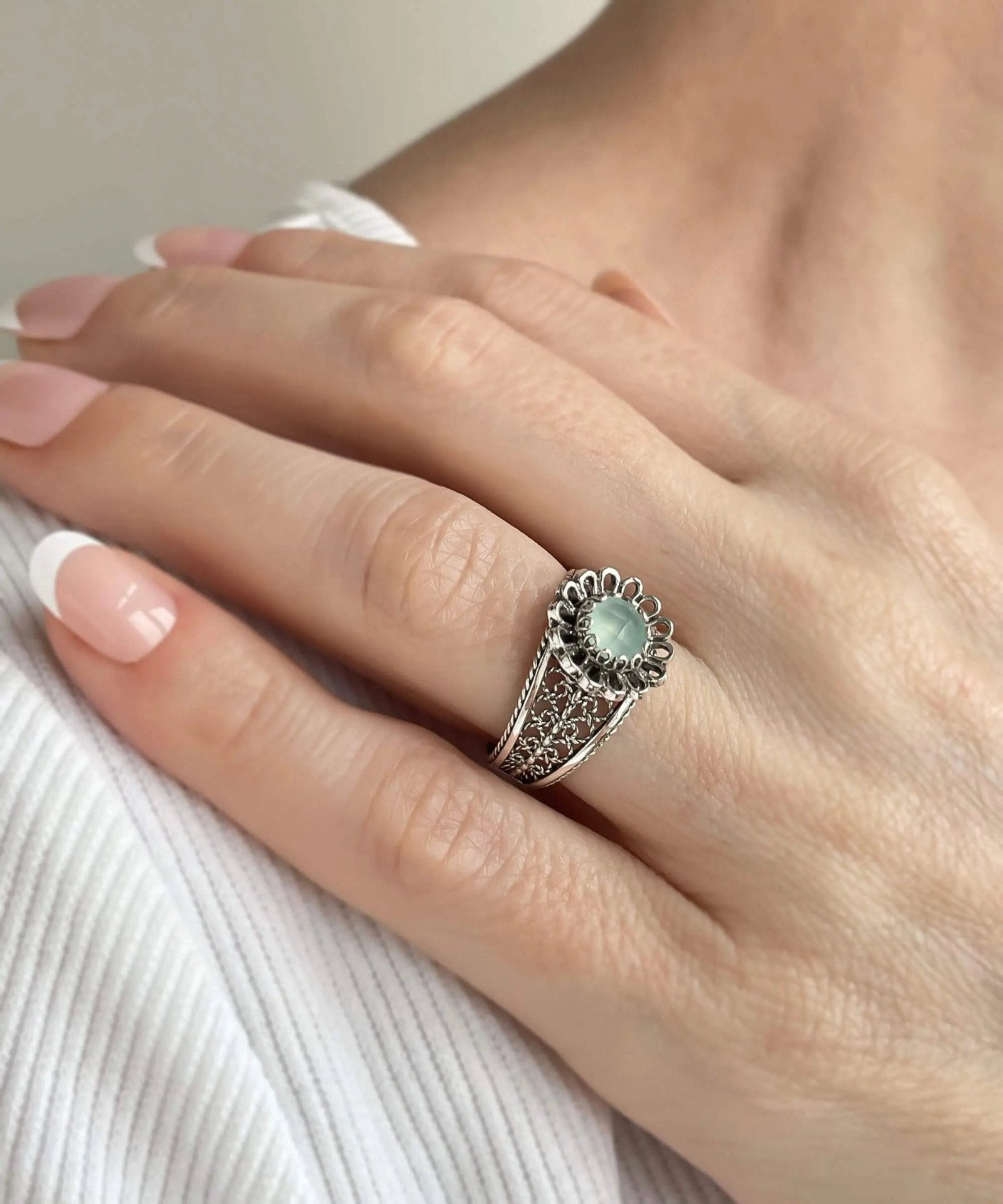 Daisy Figured Aqua Chalcedony Gemstone Filigree Art Women Silver Cocktail Ring - Drakoi Marketplace