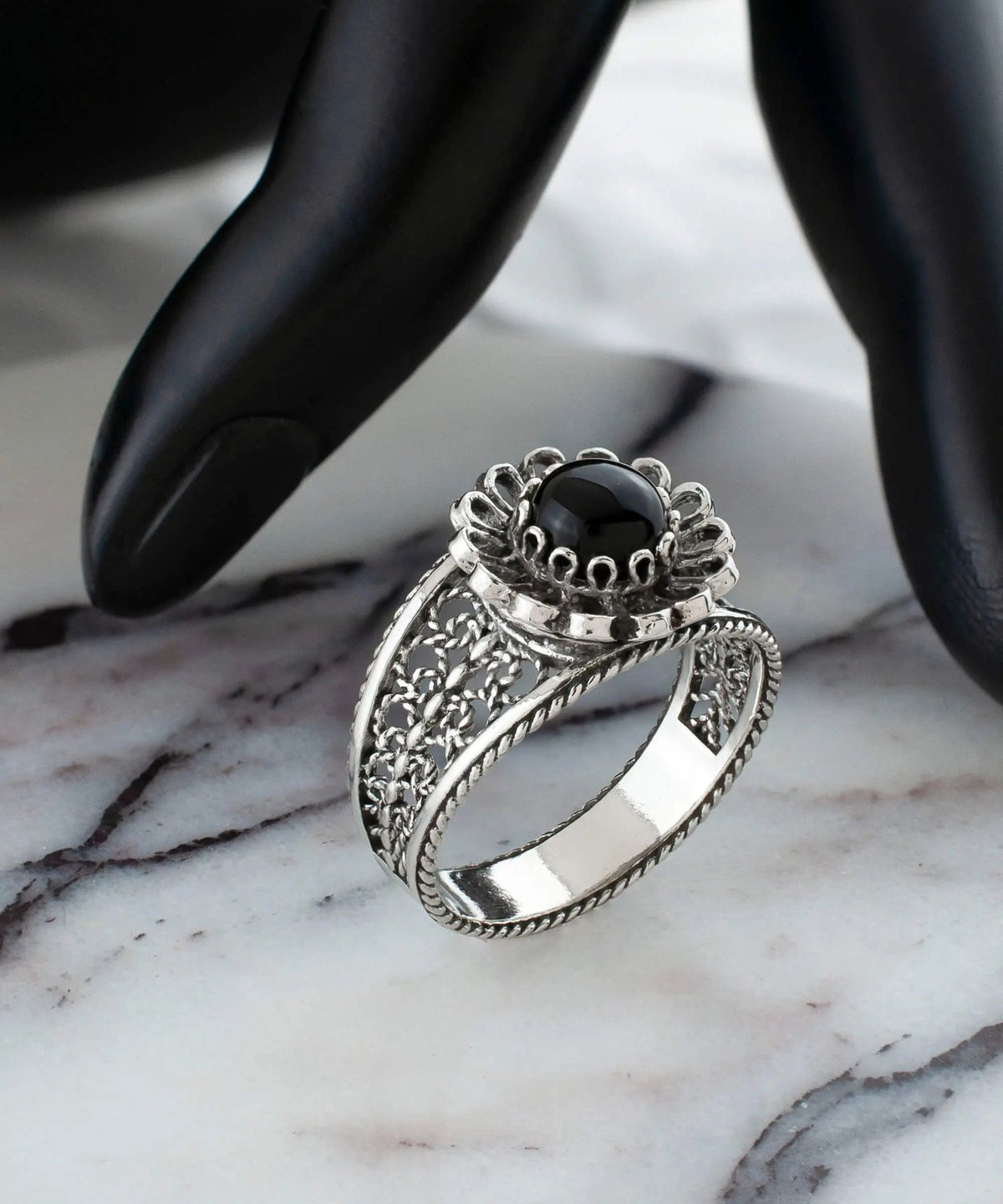 Daisy Figured Black Onyx Gemstone Filigree Art Women Silver Cocktail Ring - Drakoi Marketplace