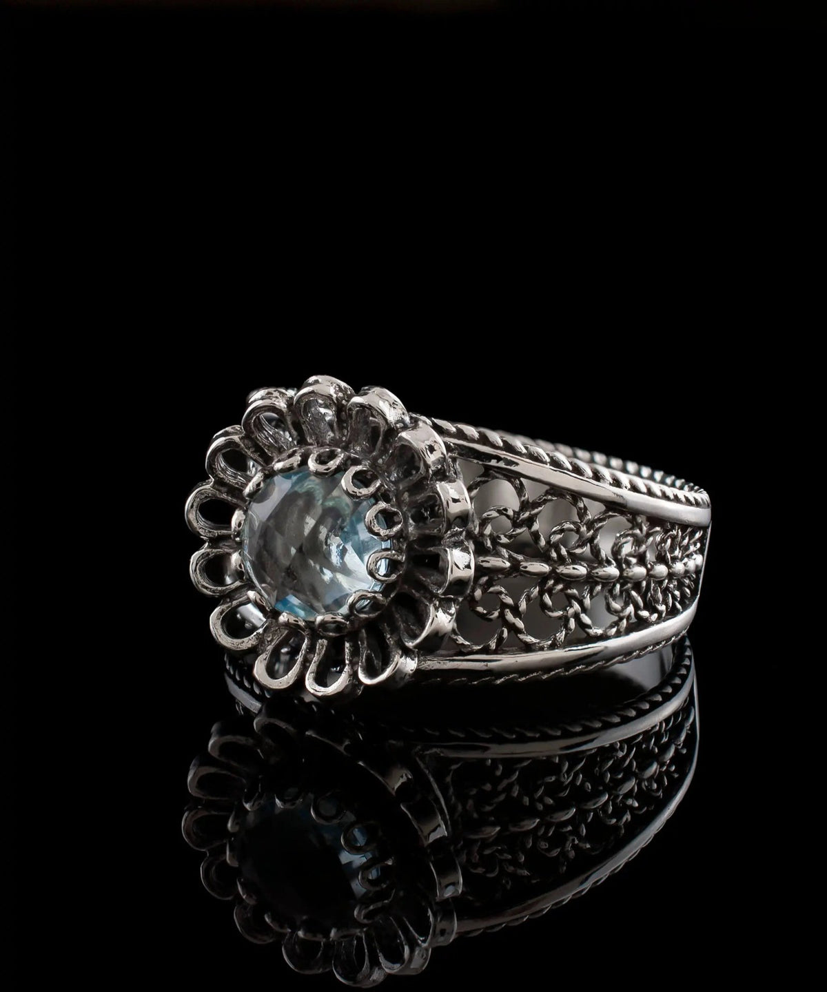 Daisy Figured Blue Topaz Gemstone Filigree Art Women Silver Cocktail Ring - Drakoi Marketplace