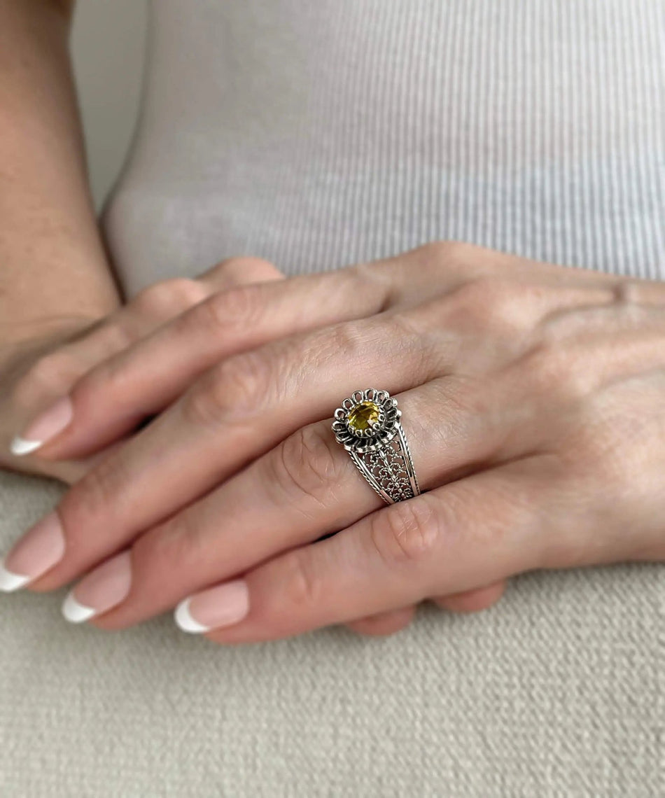 Daisy Figured Citrine Gemstone Filigree Art Women Silver Cocktail Ring - Drakoi Marketplace