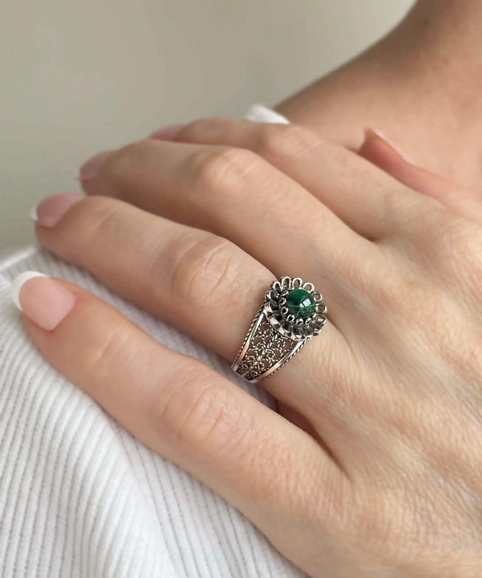 Daisy Figured Malachite Gemstone Filigree Art Women Silver Cocktail Ring - Drakoi Marketplace