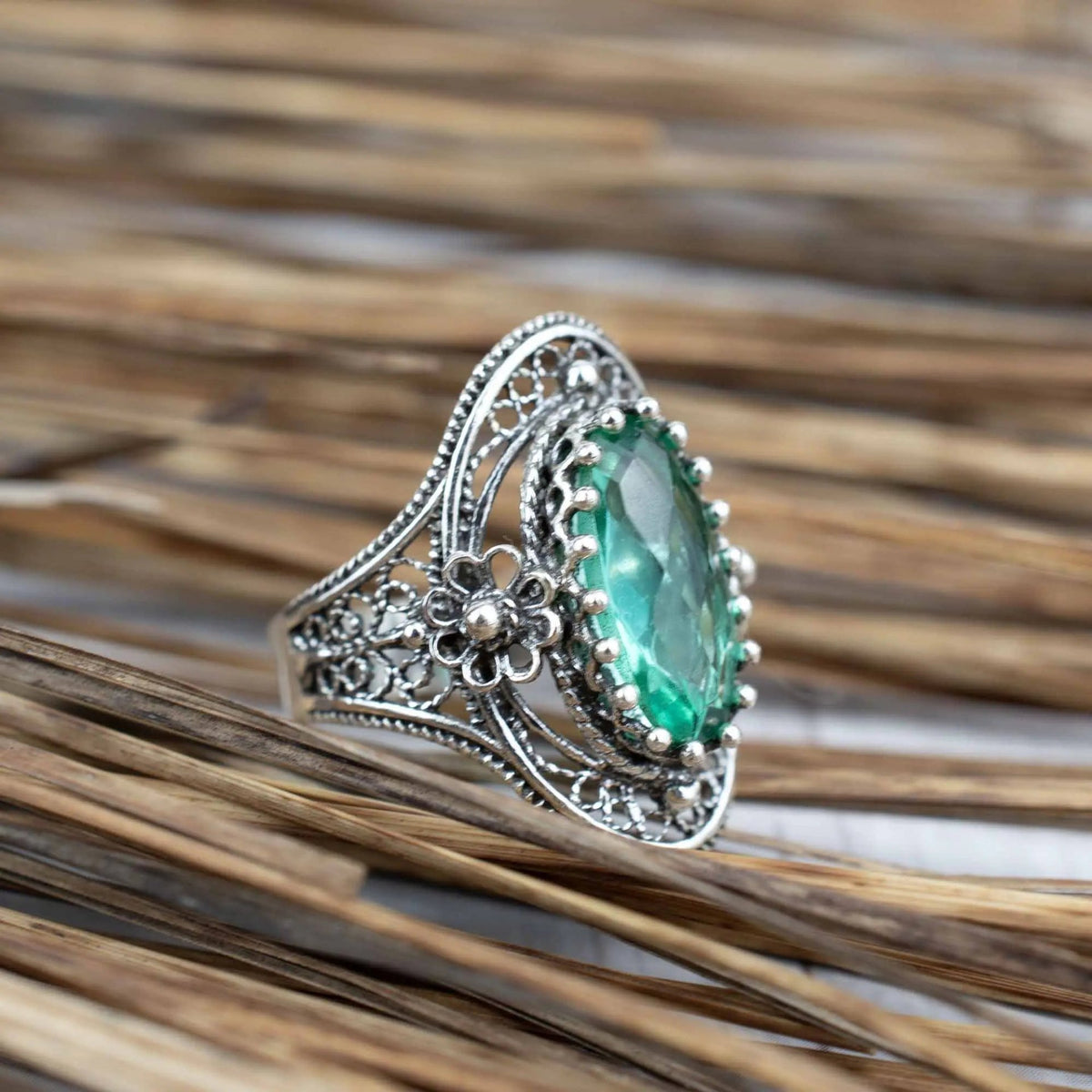 Emerald Gemstone Sterling Silver Women Statement Ring with Daisy Figures - Drakoi Marketplace