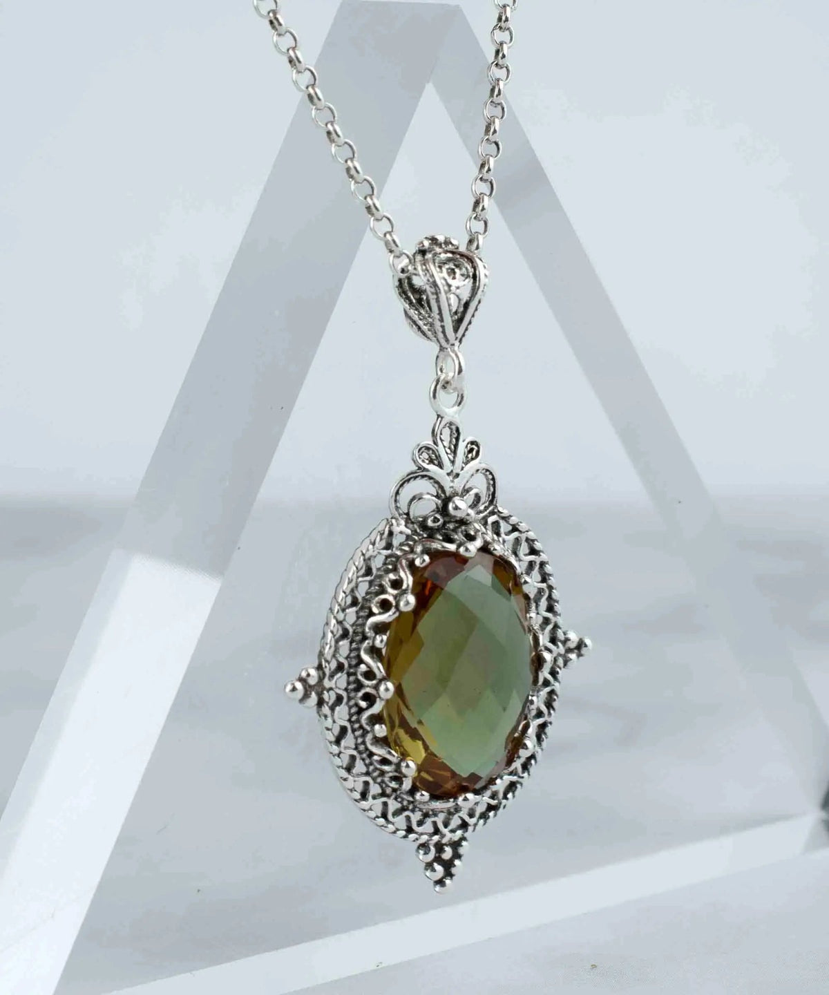 Filigree Art Alexandrite Gemstone Women Silver Oval Pendant Necklace - Drakoi Marketplace