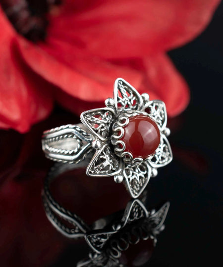 Filigree Art Carnelian Gemstone Daisy Flower Women Silver Cocktail Ring - Drakoi Marketplace