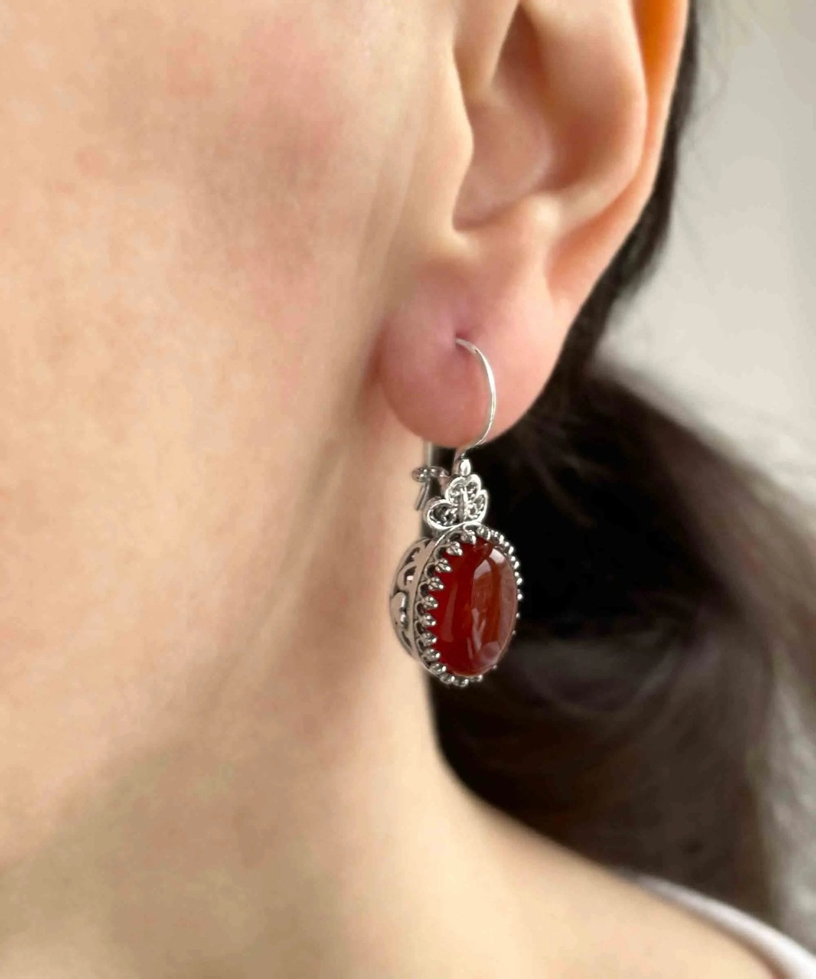 Filigree Art Carnelian Gemstone Heart Detailed Women Silver Oval Drop Earrings - Drakoi Marketplace