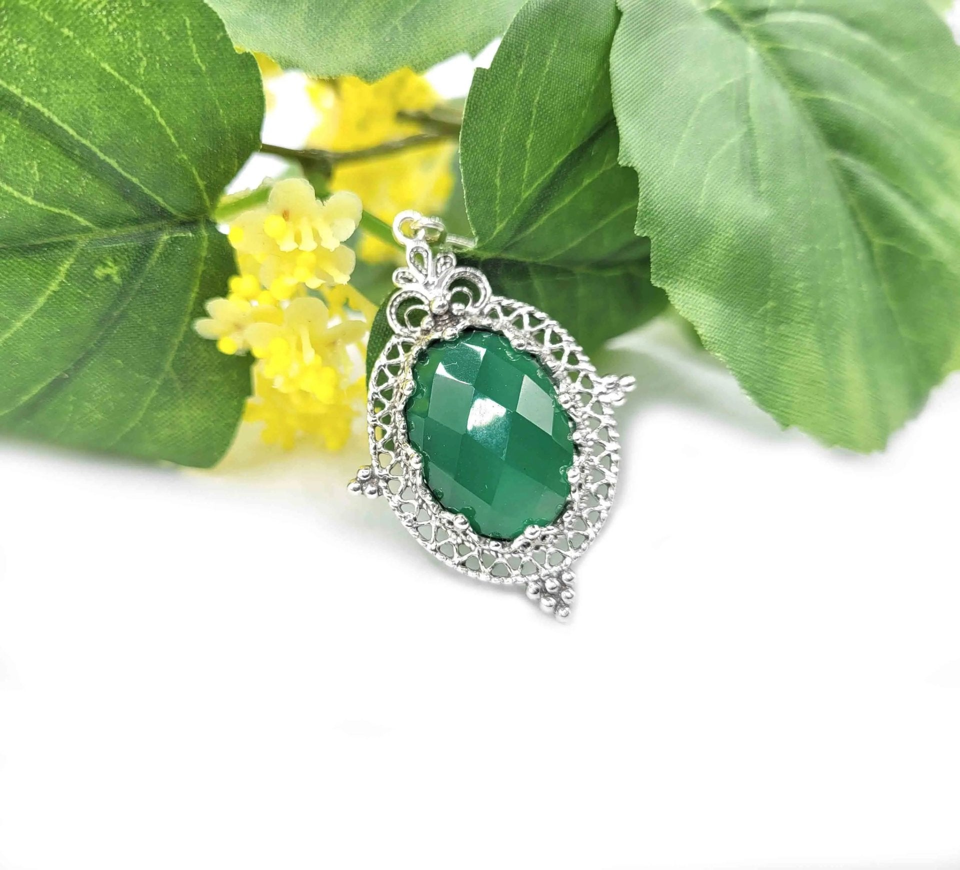 Filigree Art Green Agate Gemstone Women Silver Oval Pendant Necklace - Drakoi Marketplace