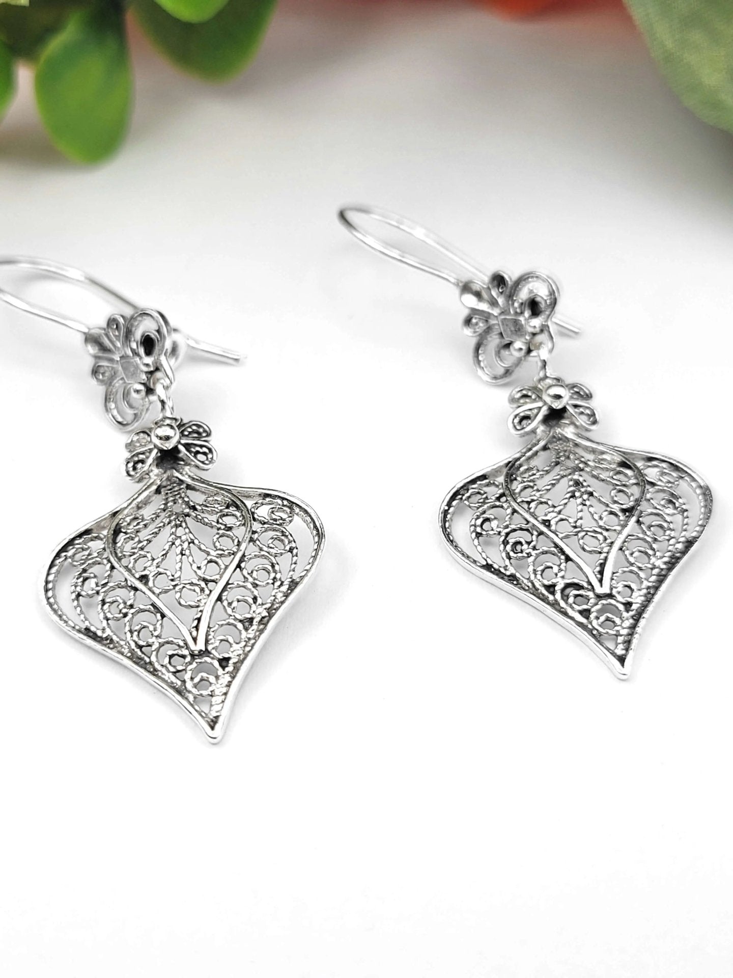 Filigree Art Heart Figured Women Sterling Silver Dangle Drop Earrings - Drakoi Marketplace