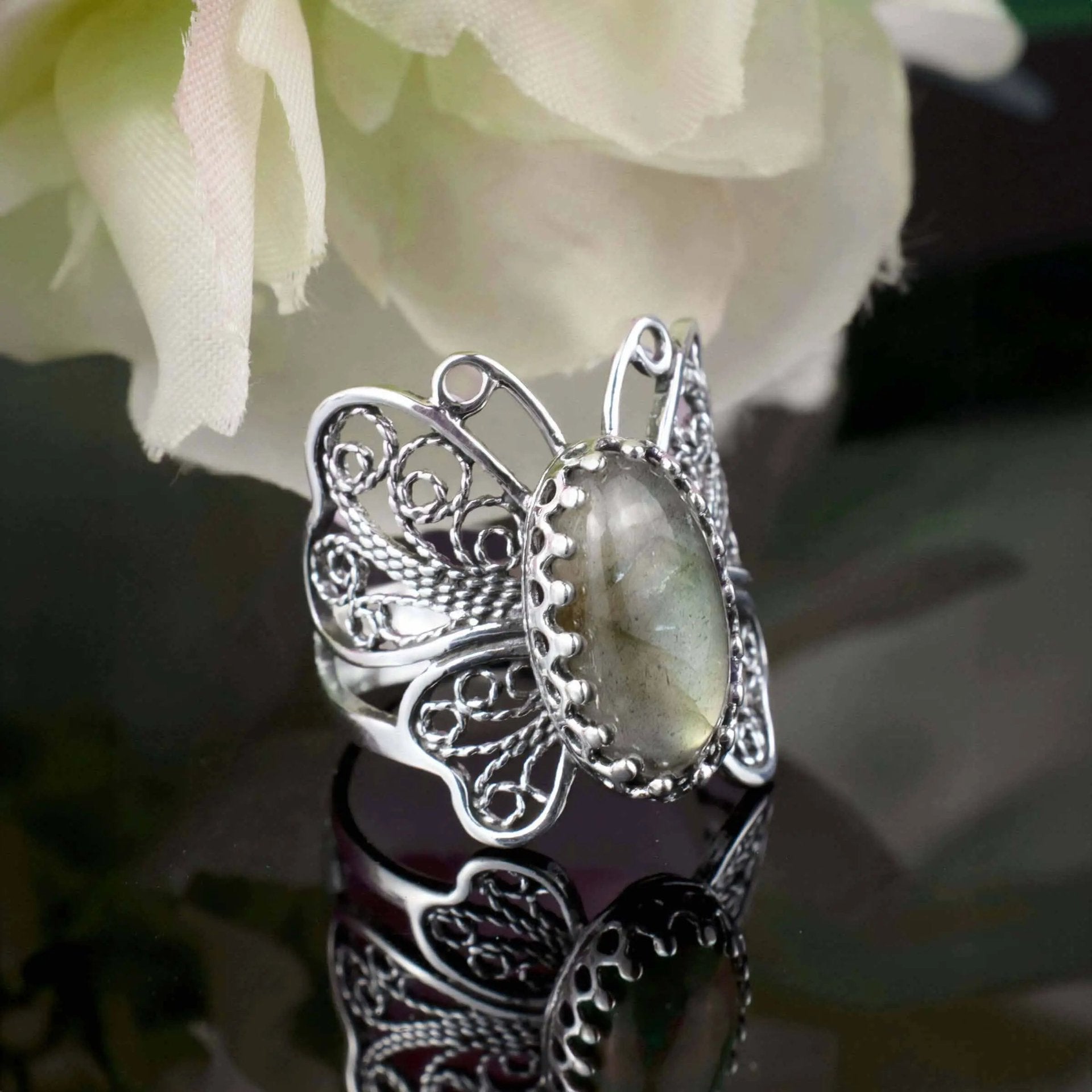 Filigree Art Labradorite Gemstone Butterfly Design Women Silver Cocktail Ring - Drakoi Marketplace