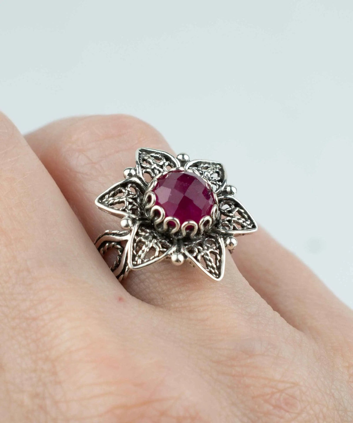 Filigree Art Ruby Corundum Gemstone Daisy Flower Women Silver Cocktail Ring - Drakoi Marketplace