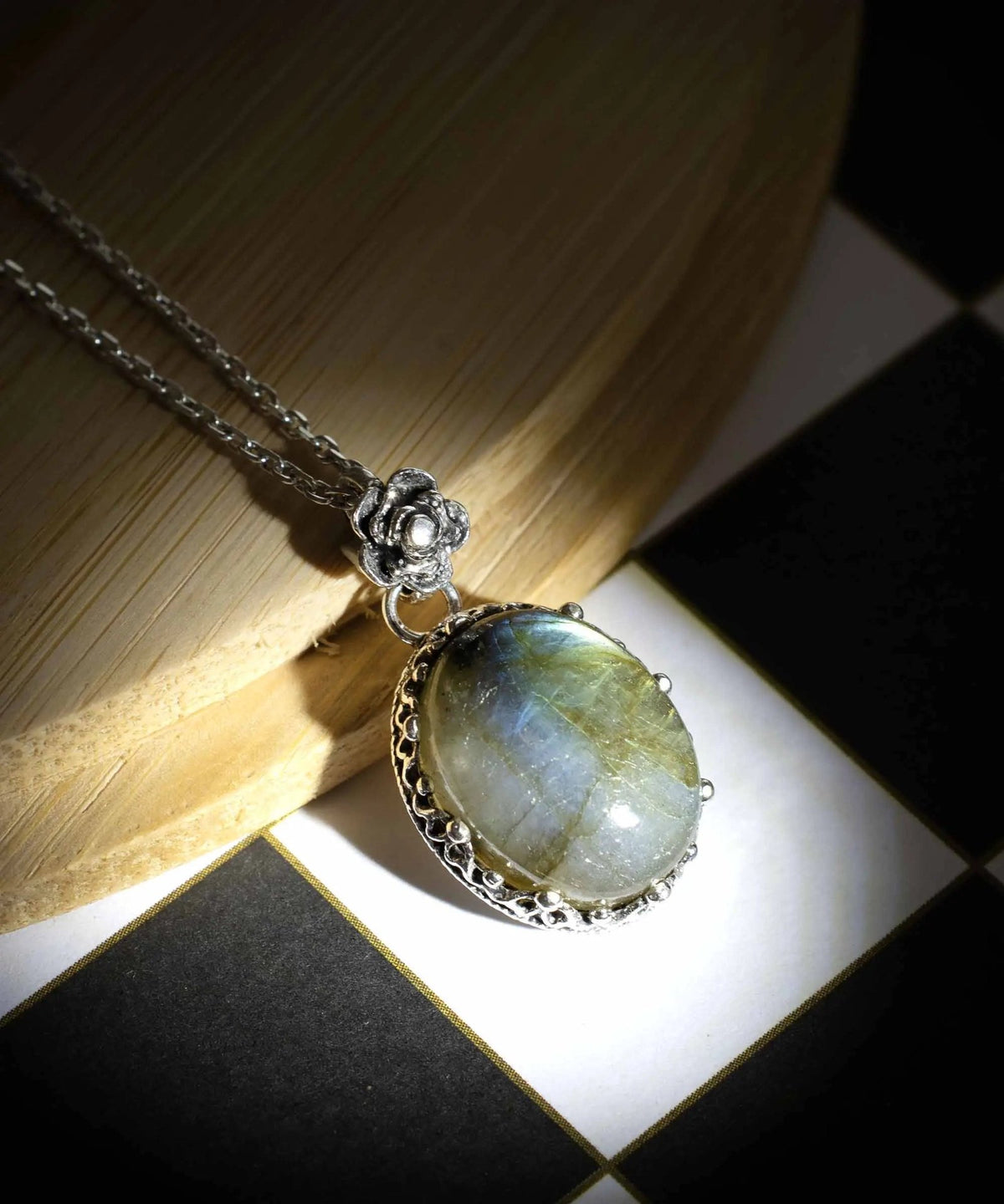 Filigree Silver Labradorite Gemstone Woman Oval Pendant Necklace - Drakoi Marketplace