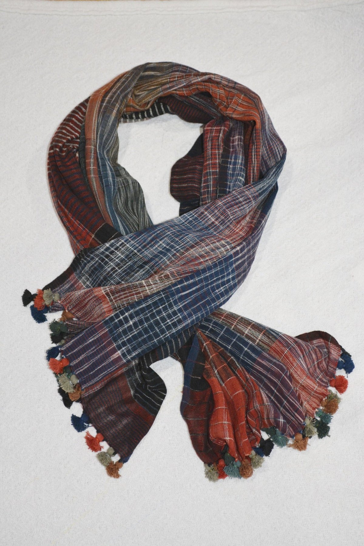 Hand woven cotton scarves - Drakoi Marketplace