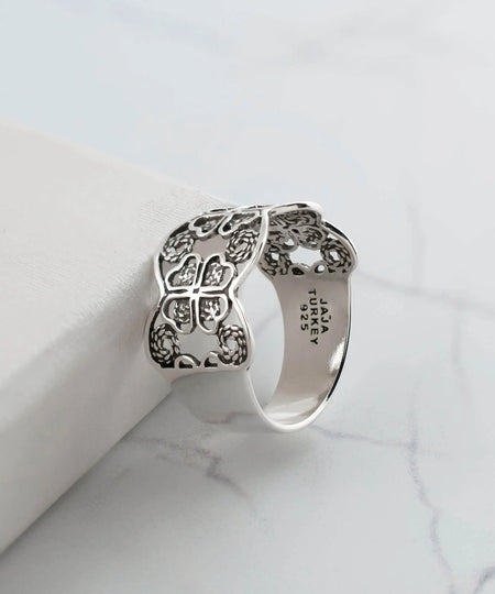 Luck and Elegance: Filigree Art Sterling Silver Women Four Clover Band Ring - Drakoi Marketplace