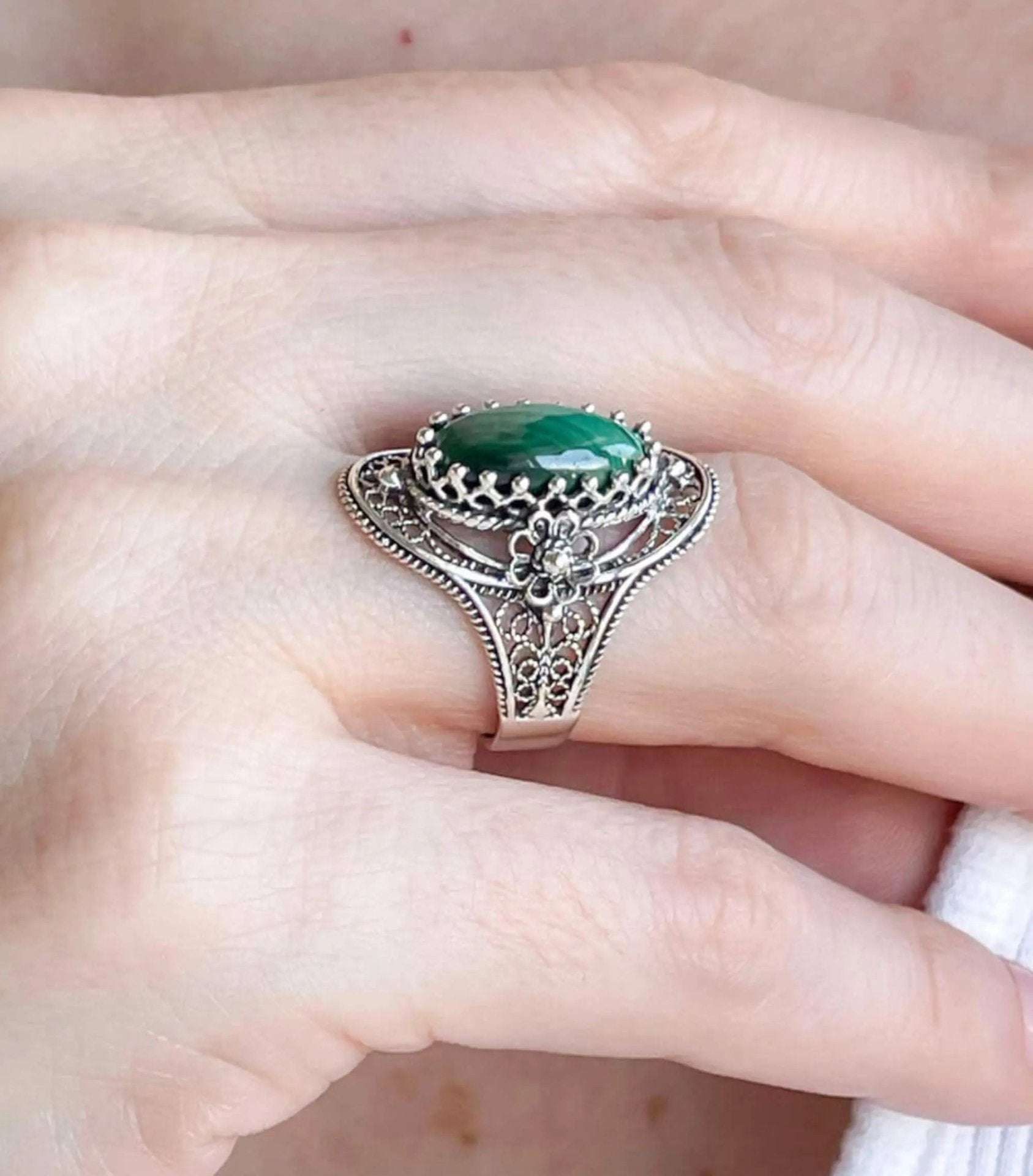 Malachite Gemstone Sterling Silver Women Statement Ring with Daisy Figures - Drakoi Marketplace