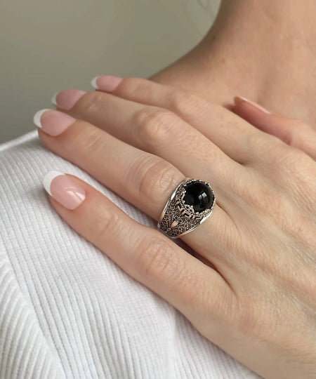 Meander Pattern Filigree Art Black Onyx Gemstone Women Silver Cocktail Ring - Drakoi Marketplace