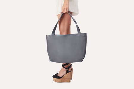 On The Go Tote - Drakoi Marketplace