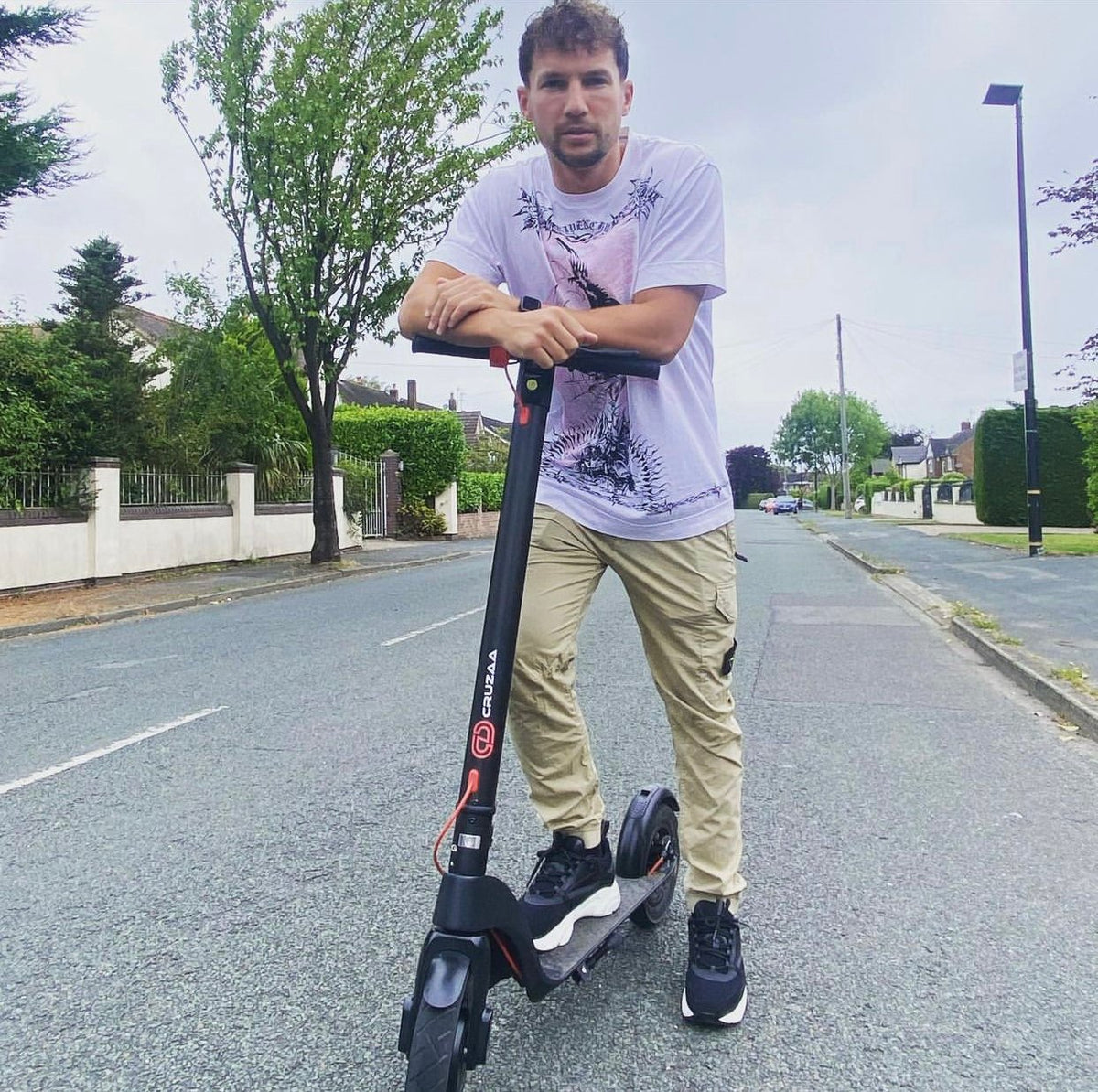 The Official Cruzaa Commuta E-Scooter 45km Range - 25kmh Top Speed - ships from Germany - Drakoi Marketplace