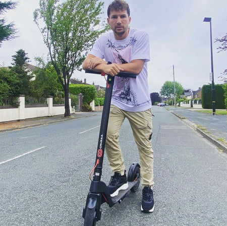 The Official Cruzaa Commuta E-Scooter 45km Range - 25kmh Top Speed - ships from Germany - Drakoi Marketplace