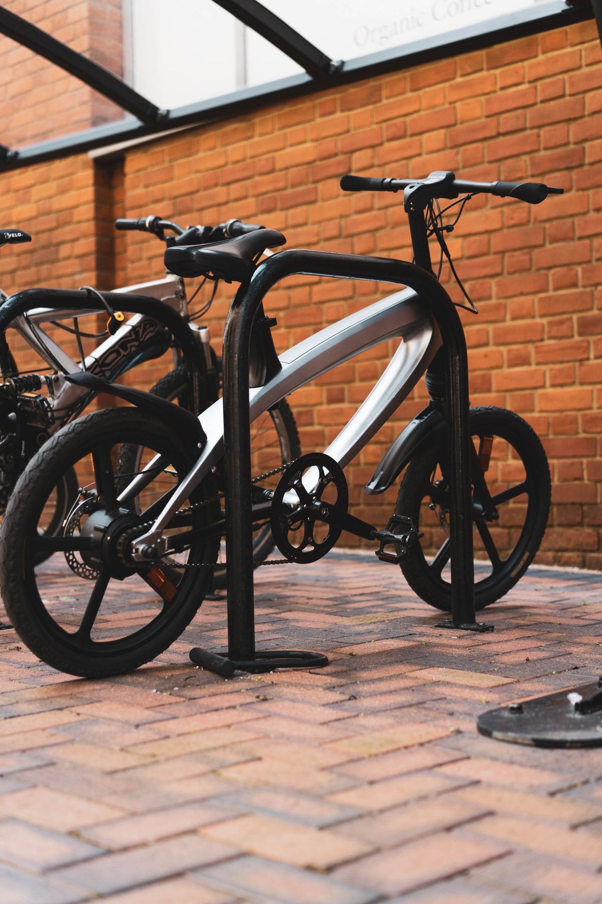 The Official Gun Metal Grey E-Bike with Built-in Speakers & Bluetooth (Range up to 60km) - Drakoi Marketplace